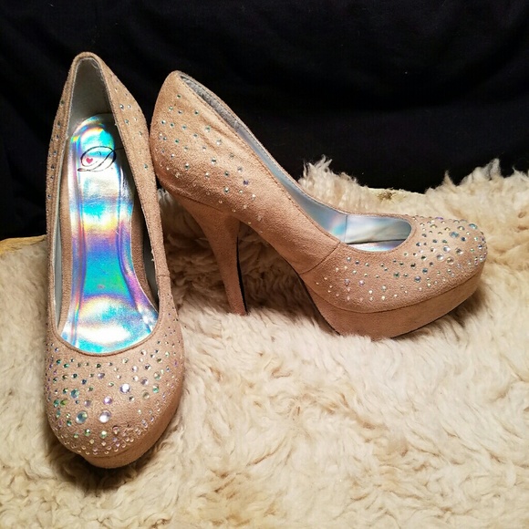 Cream Iridescent Dollhouse Heels - Picture 3 of 5